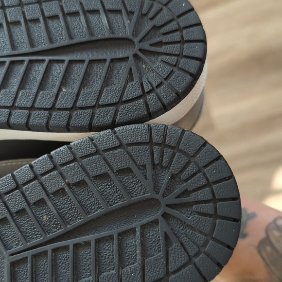 Air Jordan 1 Low OG Shadow 2015 (Mens 6.5/Women's 8) - Picture 11 of 12